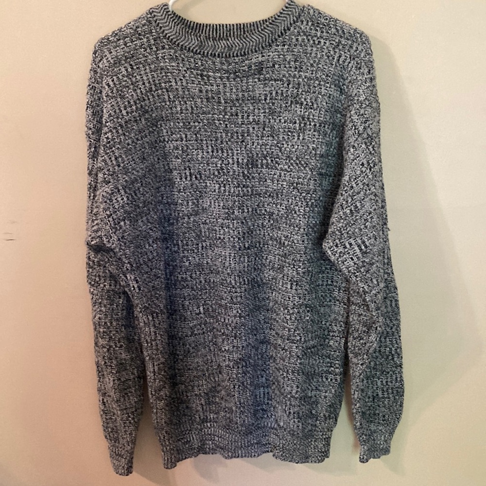Grey men’s Graphix sweater; size Large
